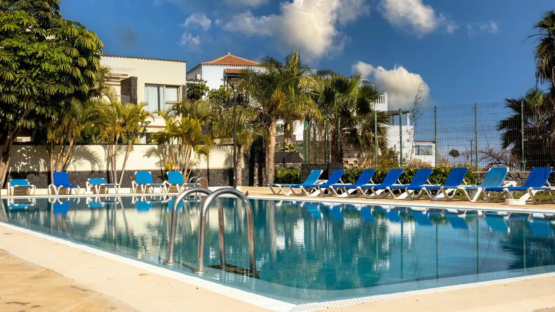 Daire Sea View I Pool I Private Garage I Wi-Fi I Grill I Wine L Coffee İspanya